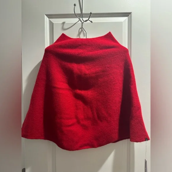Cecilie Telle Round Long Poncho in Dubonnet